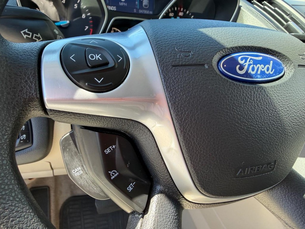 Ford Escape Vehicle Full-screen Gallery Image 28