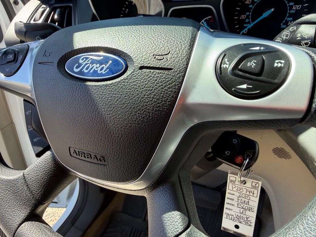 Ford Escape Vehicle Full-screen Gallery Image 29