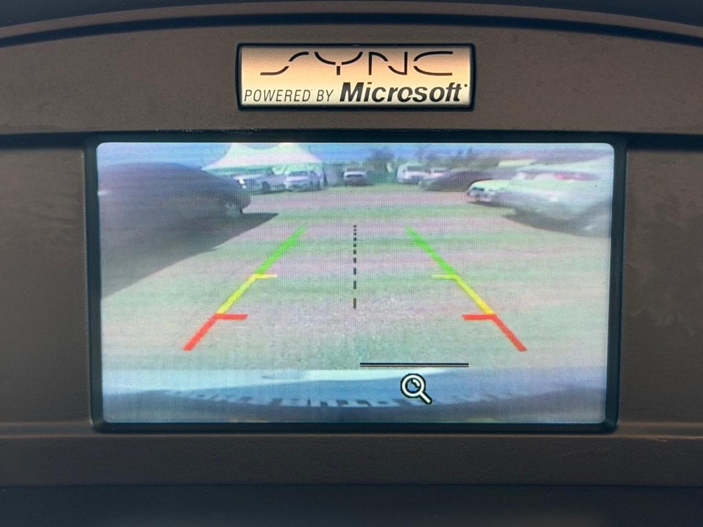 Ford Escape Vehicle Full-screen Gallery Image 38