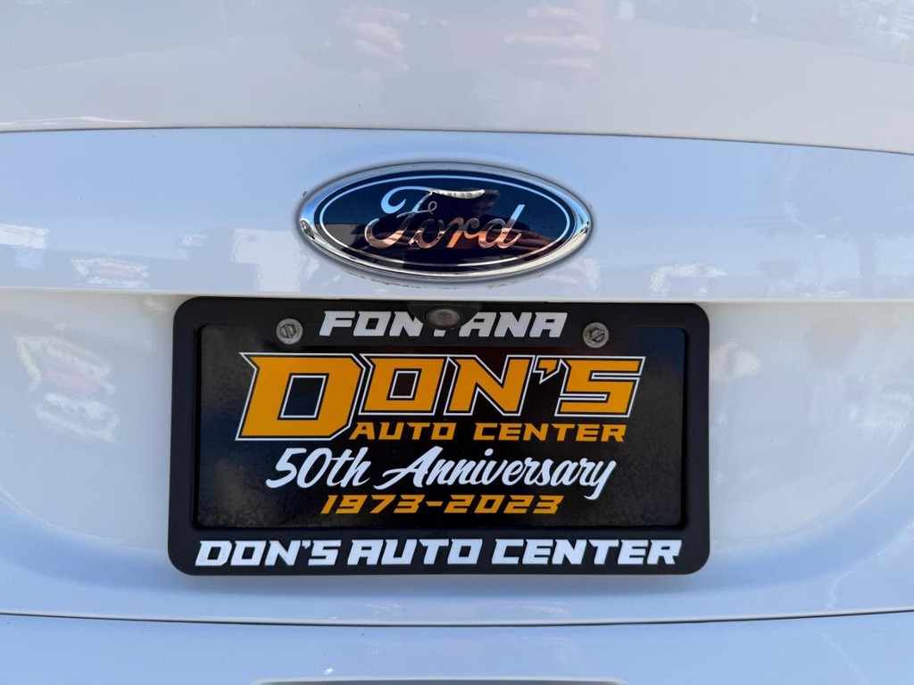 Ford Escape Vehicle Full-screen Gallery Image 39
