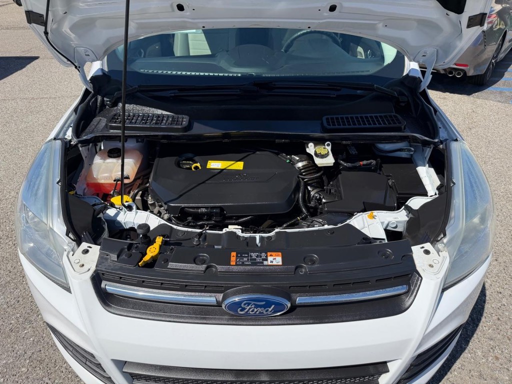 Ford Escape Vehicle Full-screen Gallery Image 43
