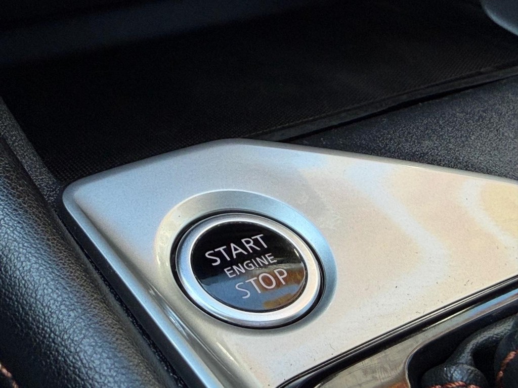 Nissan Altima Vehicle Full-screen Gallery Image 31