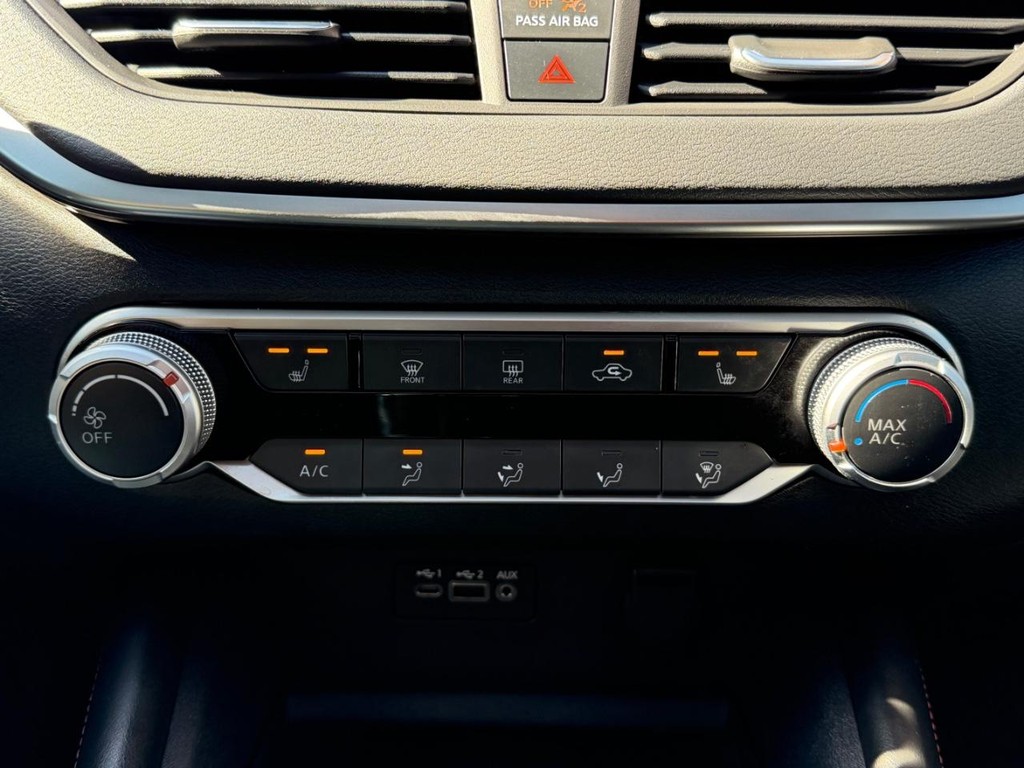 Nissan Altima Vehicle Full-screen Gallery Image 39
