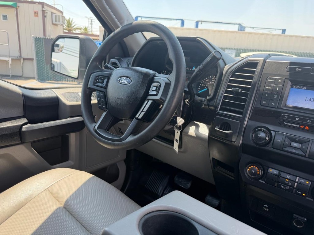 Ford F-150 Vehicle Full-screen Gallery Image 22