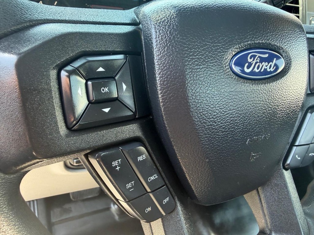 Ford F-150 Vehicle Full-screen Gallery Image 25