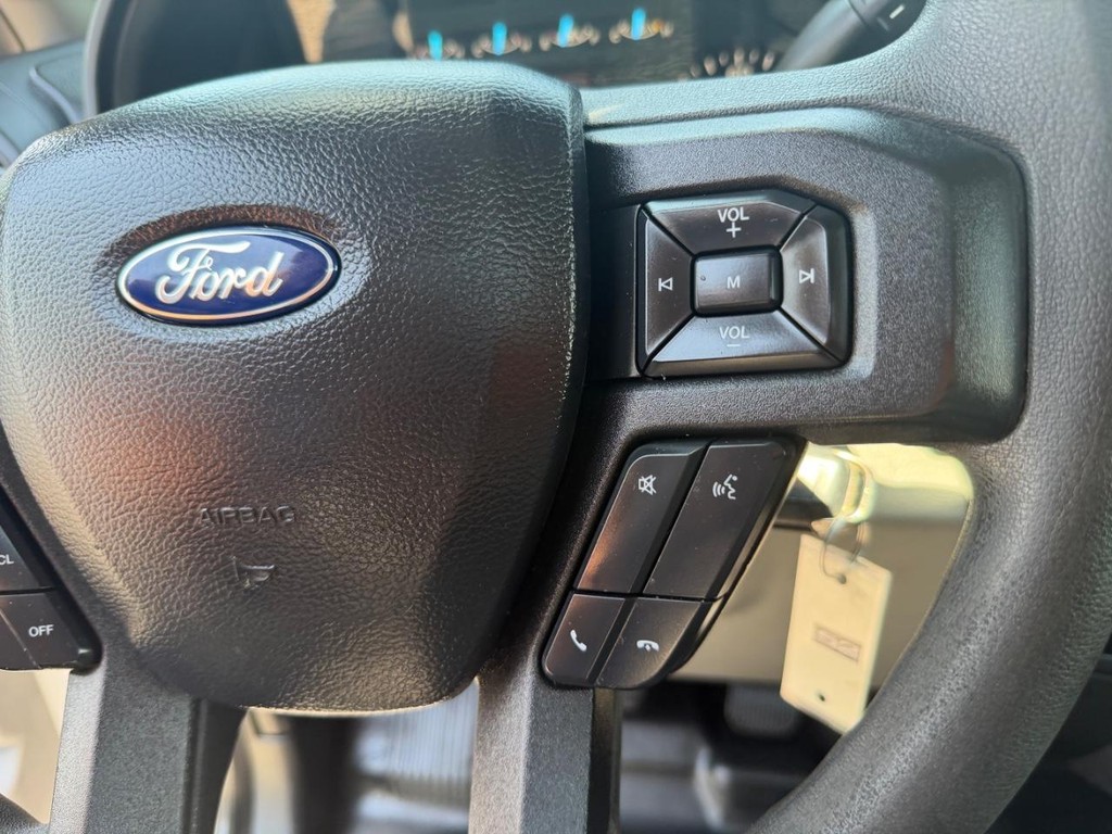 Ford F-150 Vehicle Full-screen Gallery Image 26