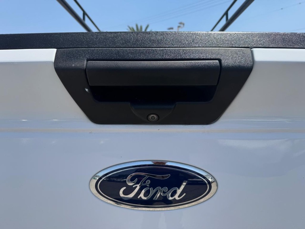 Ford F-150 Vehicle Full-screen Gallery Image 31