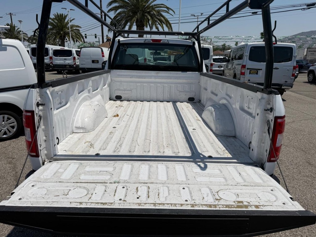 Ford F-150 Vehicle Full-screen Gallery Image 32