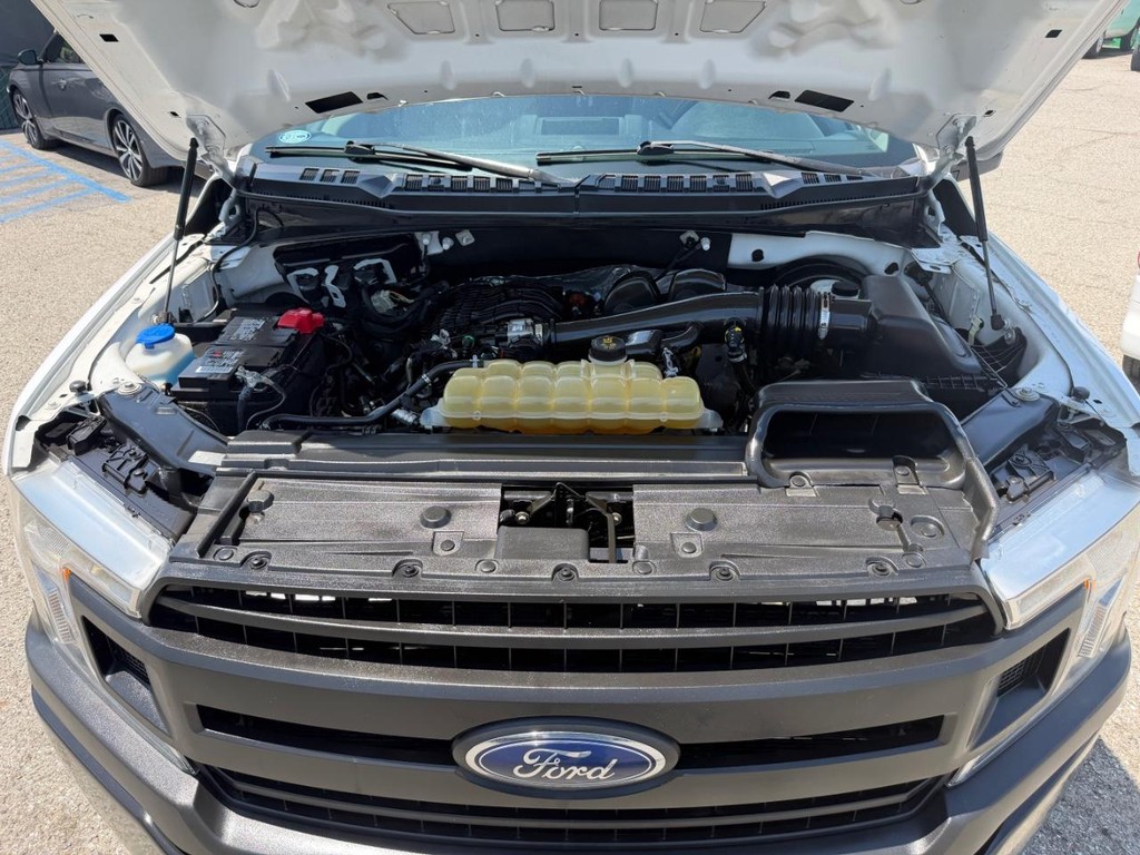 Ford F-150 Vehicle Full-screen Gallery Image 33