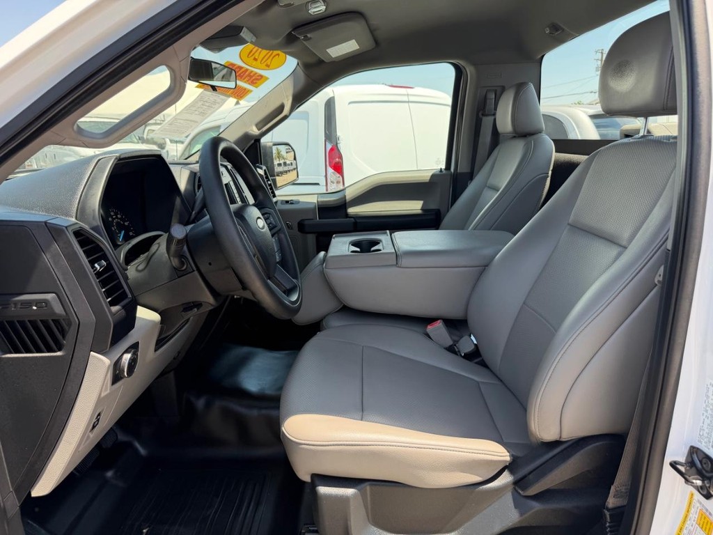 Ford F-150 Vehicle Full-screen Gallery Image 17