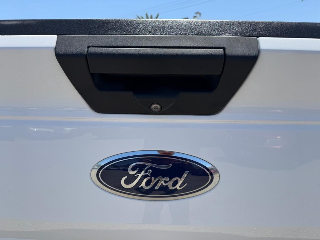 Ford F-150 Vehicle Full-screen Gallery Image 31