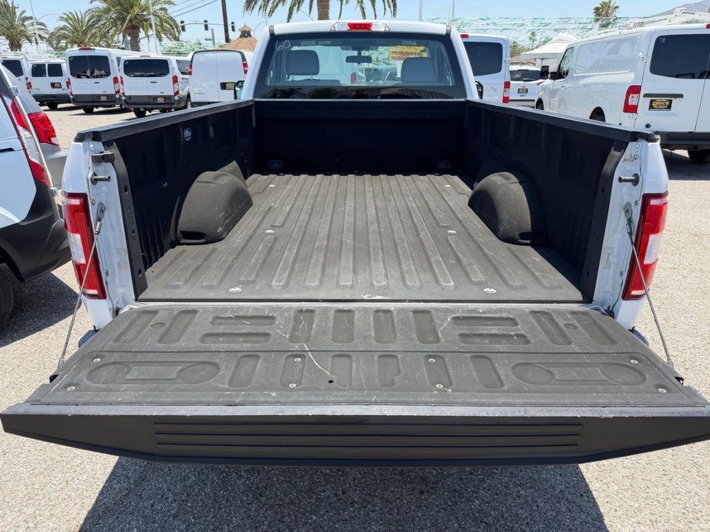 Ford F-150 Vehicle Full-screen Gallery Image 32