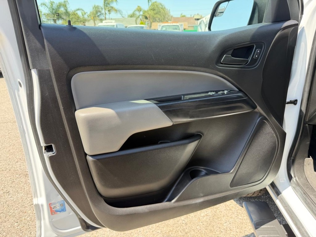 Chevrolet Colorado Vehicle Full-screen Gallery Image 15