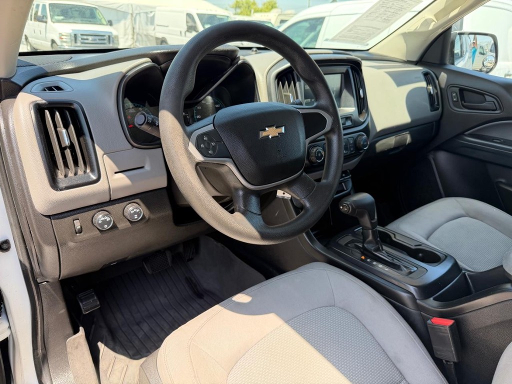Chevrolet Colorado Vehicle Full-screen Gallery Image 16