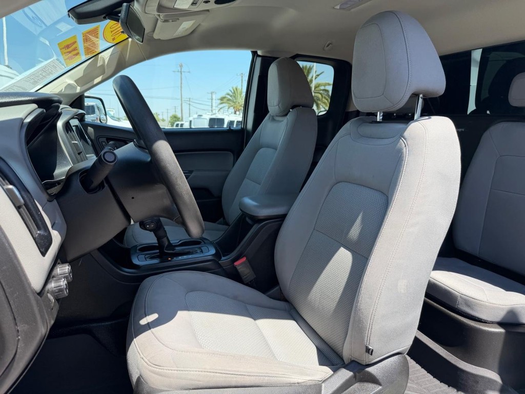 Chevrolet Colorado Vehicle Full-screen Gallery Image 18