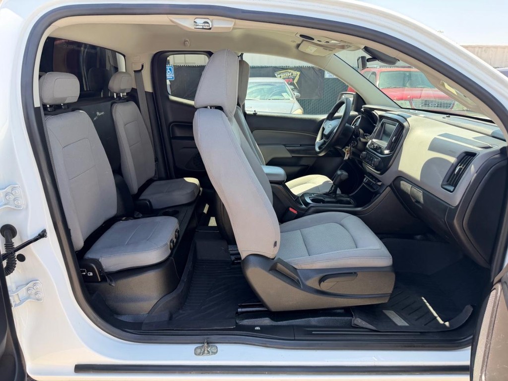 Chevrolet Colorado Vehicle Full-screen Gallery Image 23
