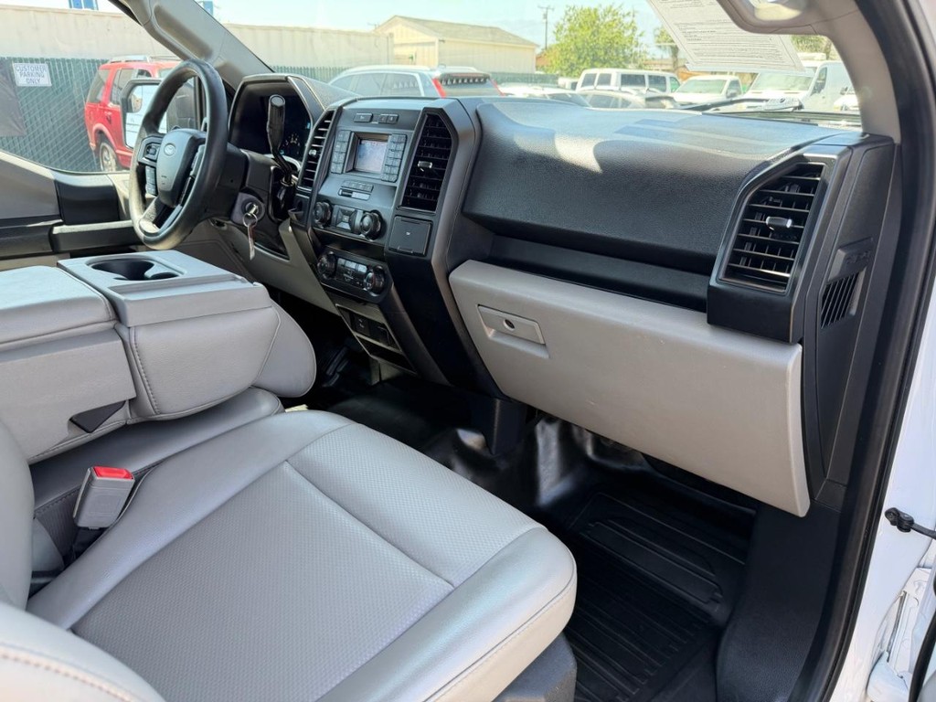 Ford F-150 Vehicle Full-screen Gallery Image 20