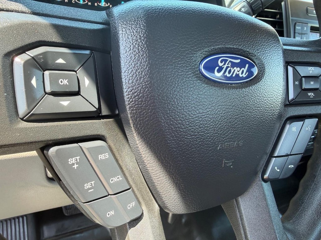 Ford F-150 Vehicle Full-screen Gallery Image 26