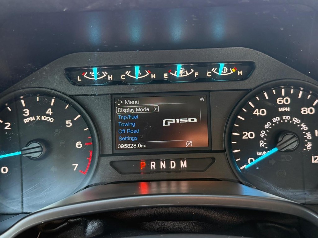 Ford F-150 Vehicle Full-screen Gallery Image 28