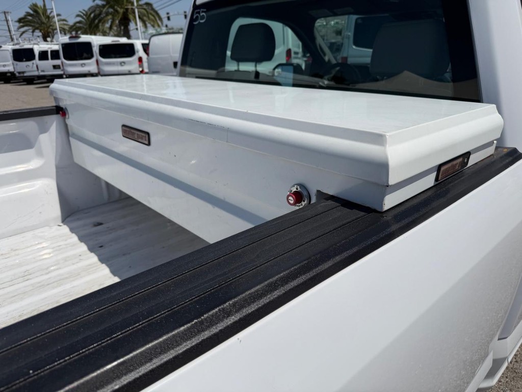Ford F-150 Vehicle Full-screen Gallery Image 35