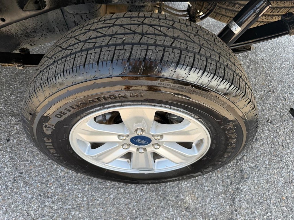 Ford F-150 Vehicle Full-screen Gallery Image 37