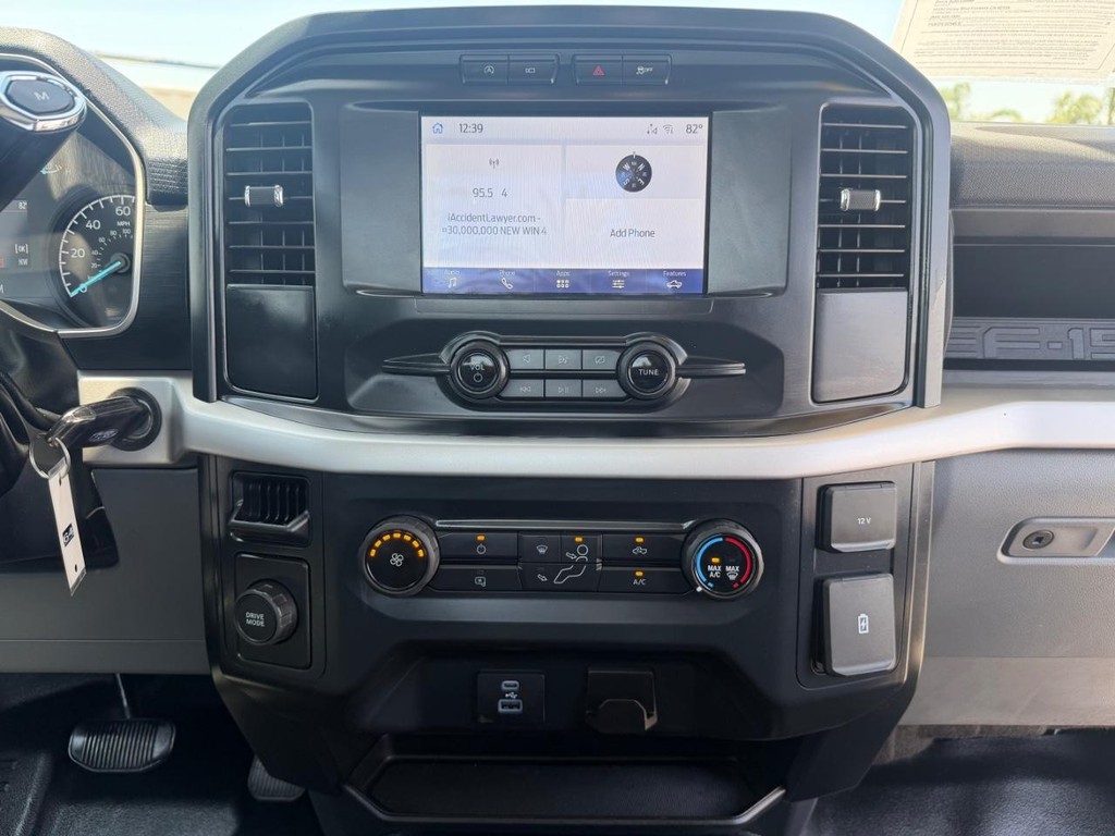 Ford F-150 Vehicle Full-screen Gallery Image 24