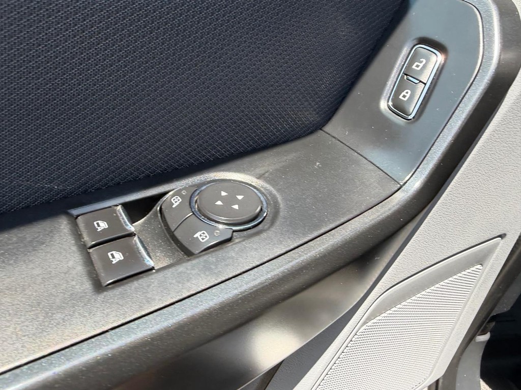 Ford F-150 Vehicle Full-screen Gallery Image 26
