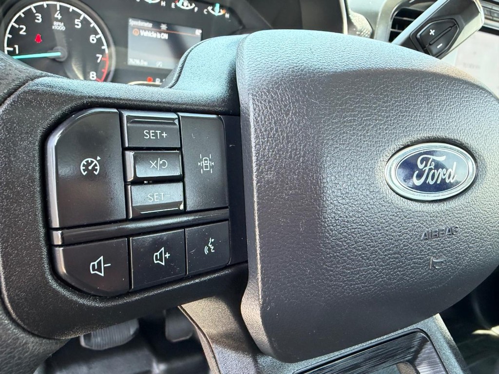 Ford F-150 Vehicle Full-screen Gallery Image 28