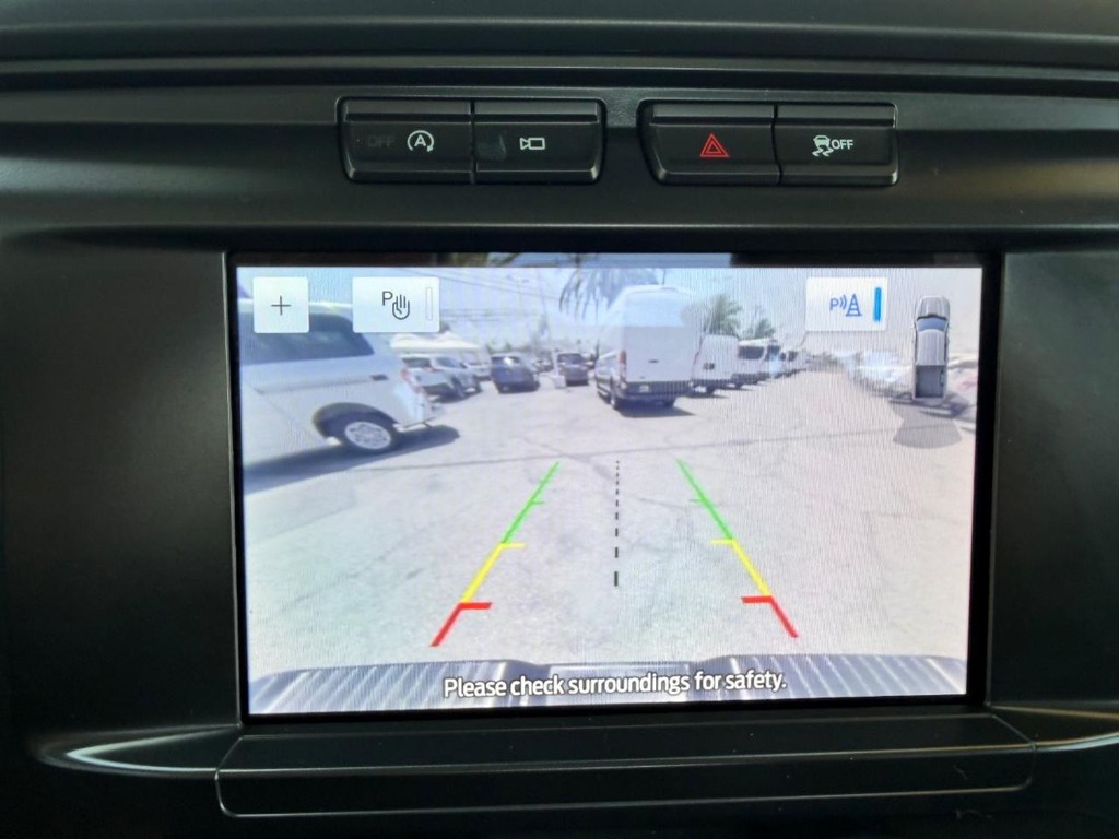 Ford F-150 Vehicle Full-screen Gallery Image 30