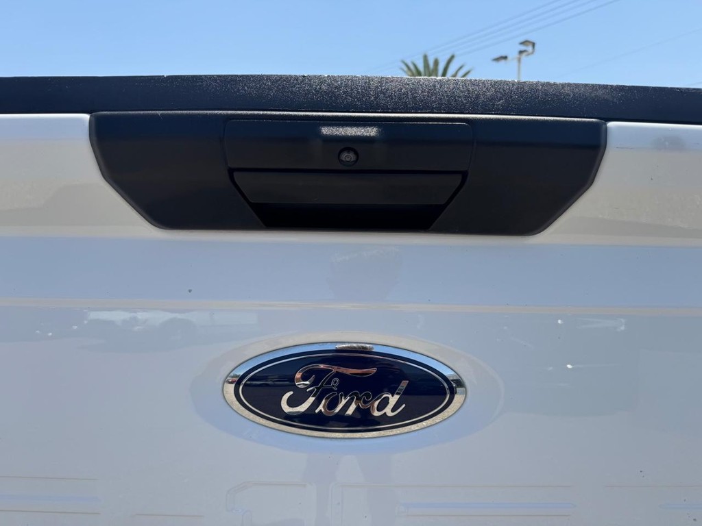 Ford F-150 Vehicle Full-screen Gallery Image 31