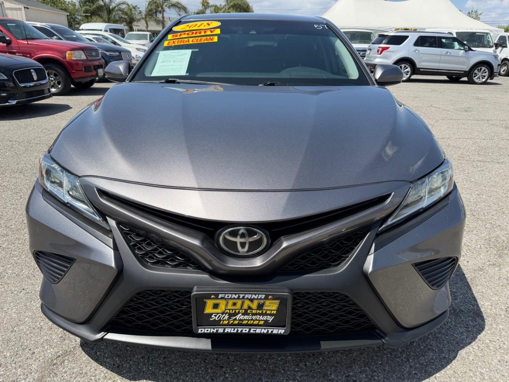 Toyota Camry Vehicle Full-screen Gallery Image 03