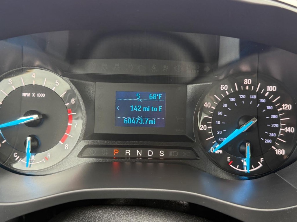 Ford Fusion Vehicle Full-screen Gallery Image 30