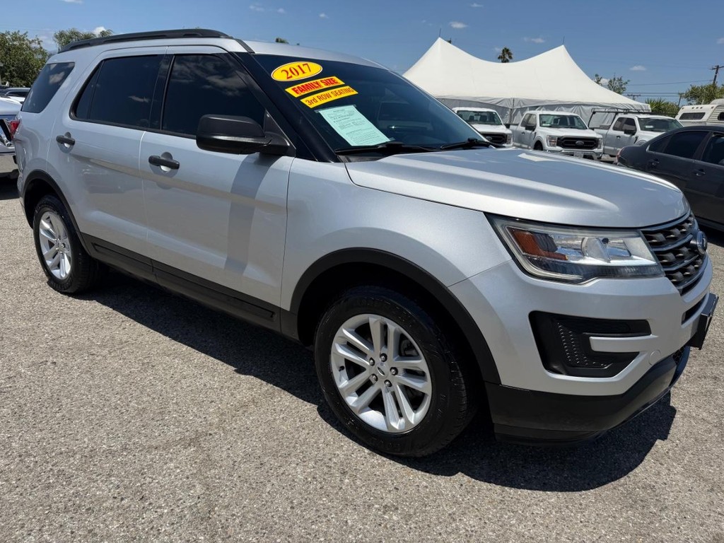 Ford Explorer Vehicle Full-screen Gallery Image 03