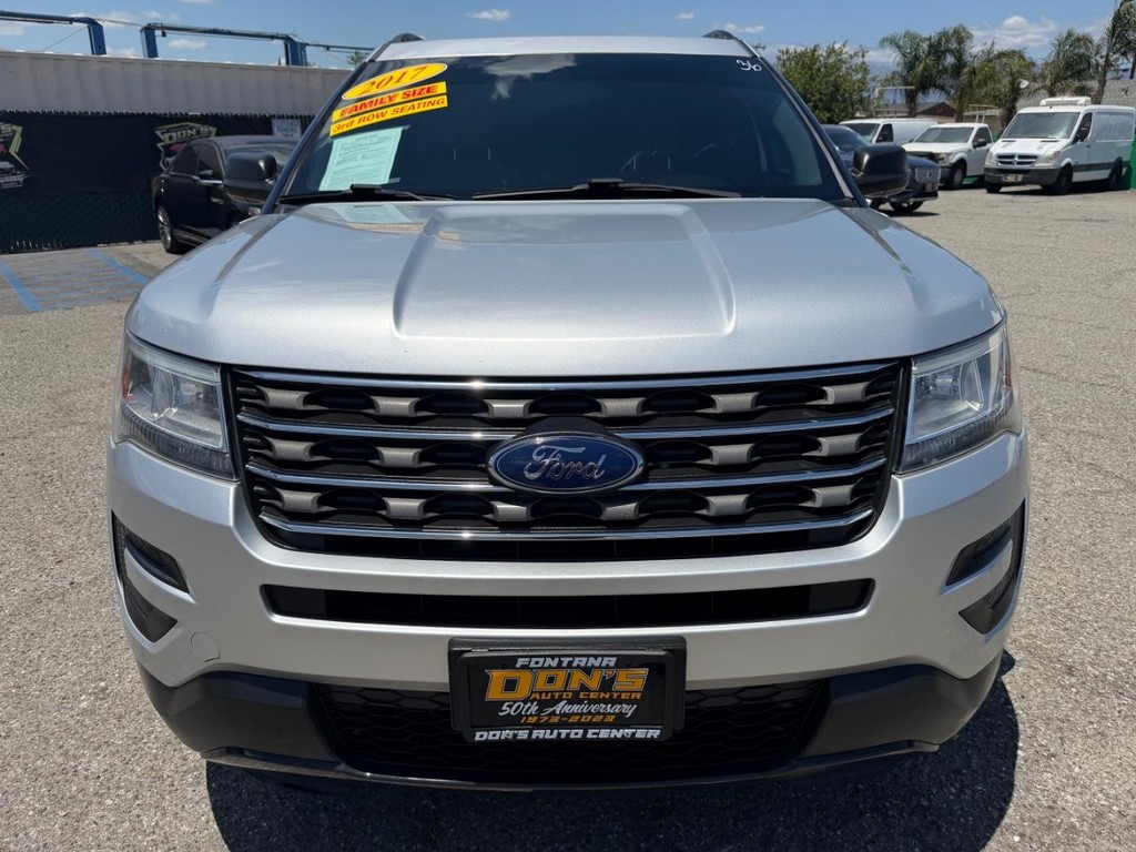 Ford Explorer Vehicle Full-screen Gallery Image 14
