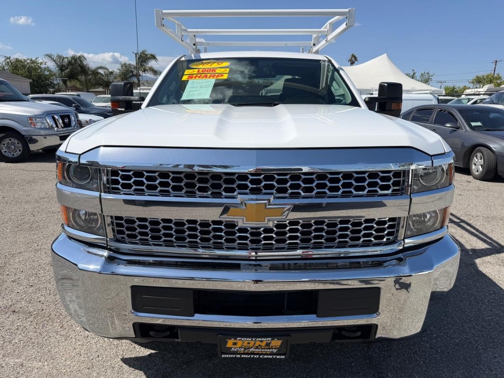 Chevrolet Silverado 2500HD Vehicle Full-screen Gallery Image 14
