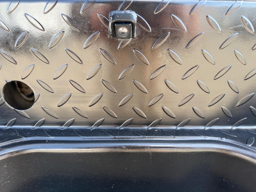 Chevrolet Silverado 2500HD Vehicle Full-screen Gallery Image 39