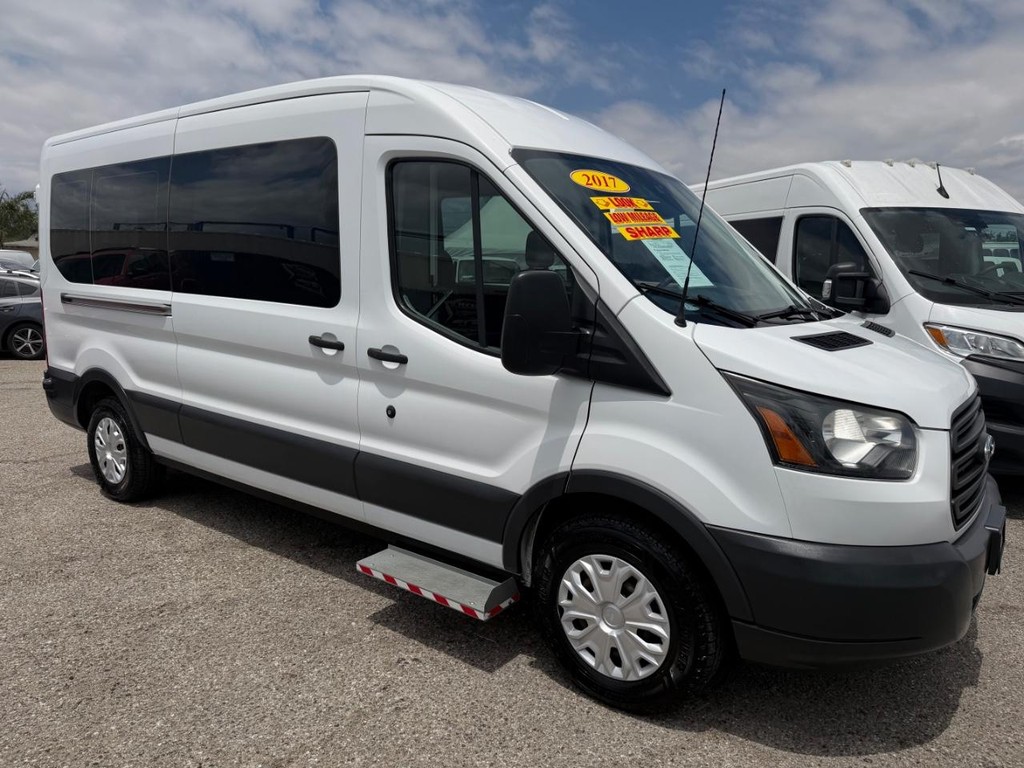 Ford Transit 350 Vehicle Full-screen Gallery Image 05