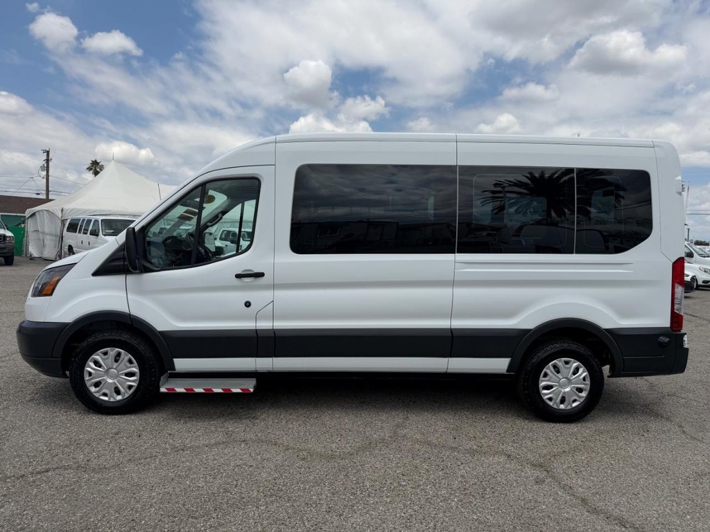 Ford Transit 350 Vehicle Full-screen Gallery Image 12