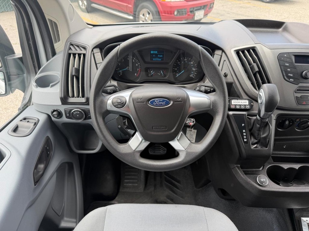 Ford Transit 350 Vehicle Full-screen Gallery Image 30
