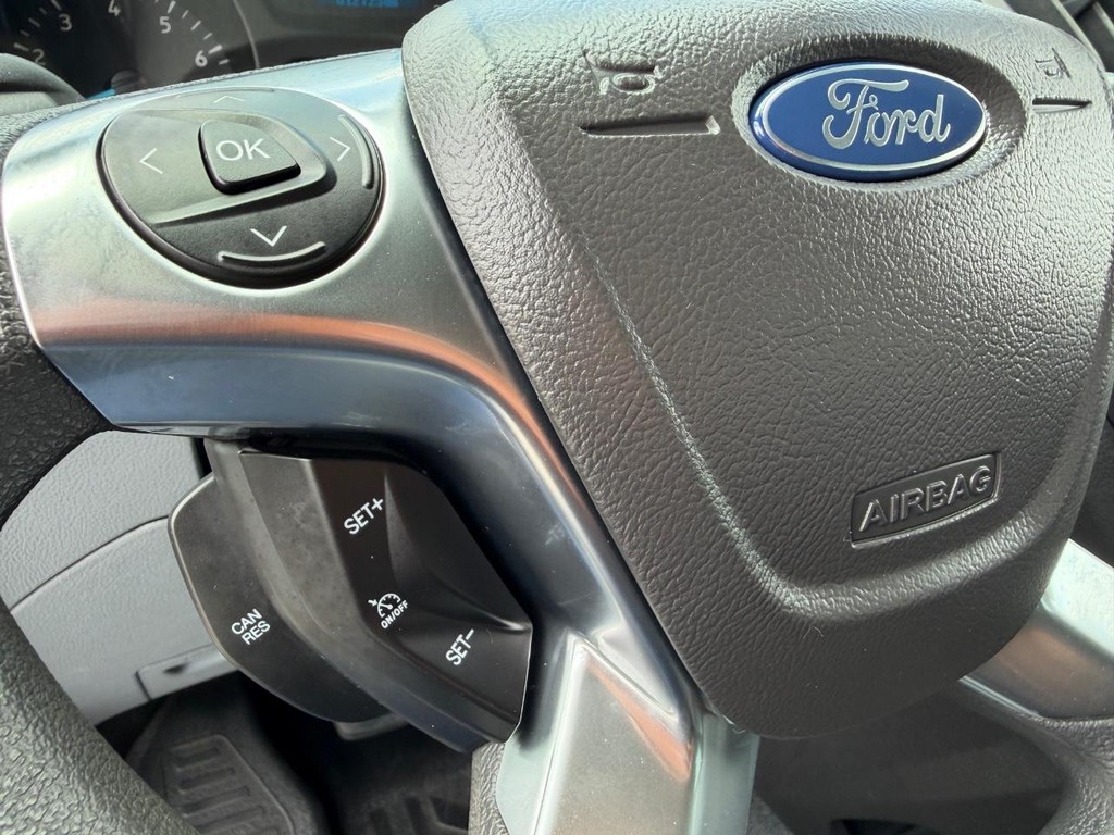 Ford Transit 350 Vehicle Full-screen Gallery Image 31