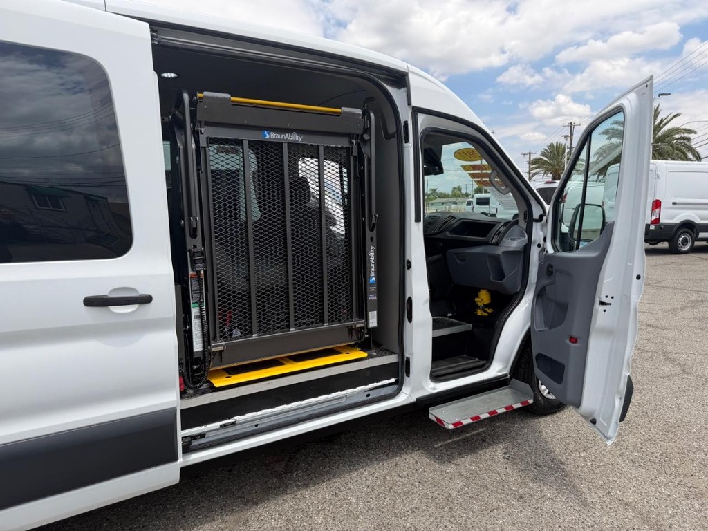 Ford Transit 350 Vehicle Full-screen Gallery Image 56