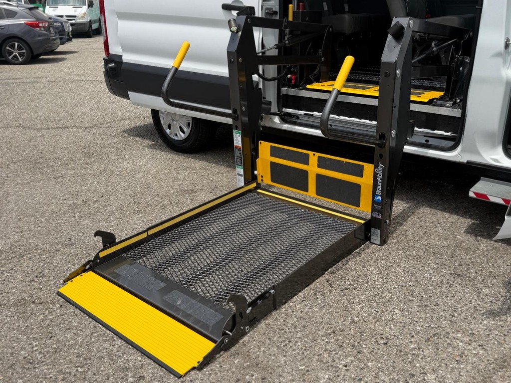 Ford Transit 350 Vehicle Full-screen Gallery Image 62