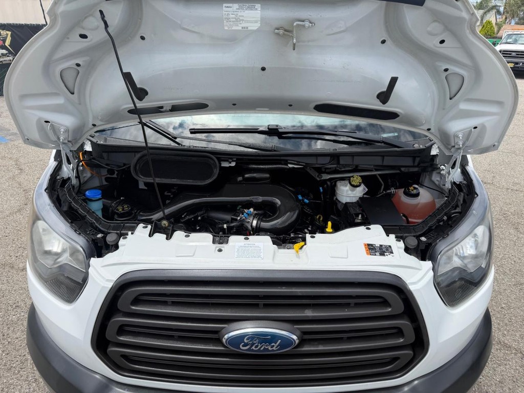 Ford Transit 350 Vehicle Full-screen Gallery Image 70