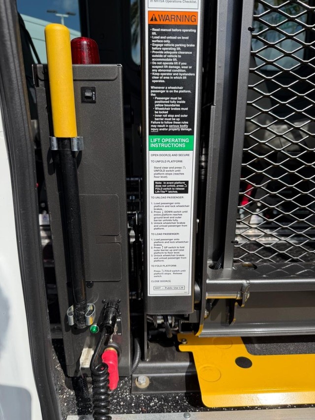 Ford Transit 350 Vehicle Full-screen Gallery Image 64