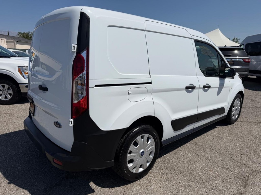 Ford Transit Connect Vehicle Full-screen Gallery Image 07