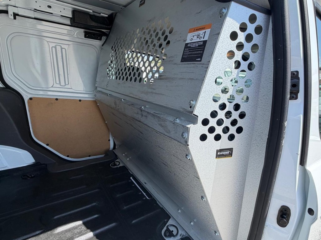 Ford Transit Connect Vehicle Full-screen Gallery Image 20