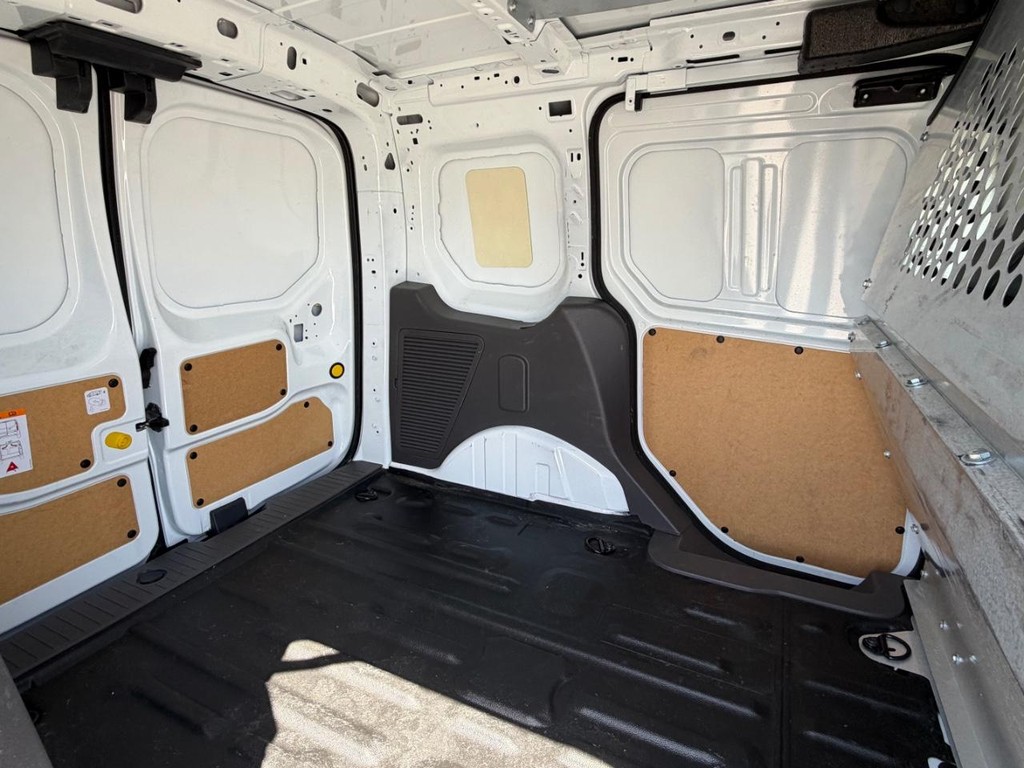 Ford Transit Connect Vehicle Full-screen Gallery Image 21