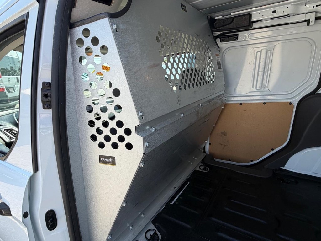 Ford Transit Connect Vehicle Full-screen Gallery Image 23