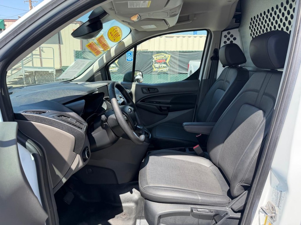Ford Transit Connect Vehicle Full-screen Gallery Image 27