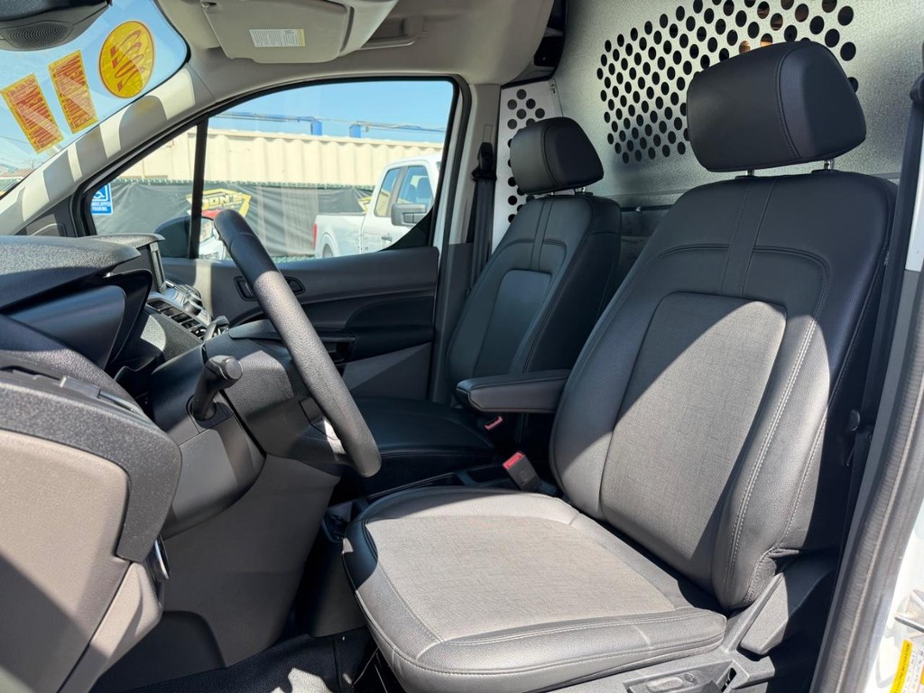 Ford Transit Connect Vehicle Full-screen Gallery Image 28